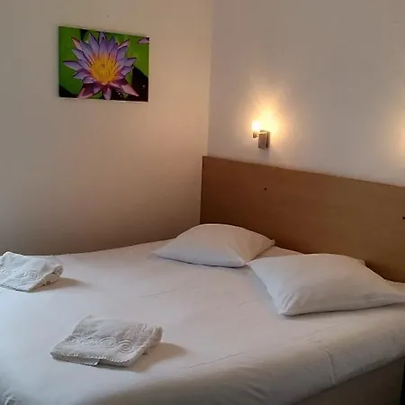 Fasthotel Memorial Отель Кан